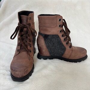 Sorel Joan of Arctic            Wedge III Lexie Boots